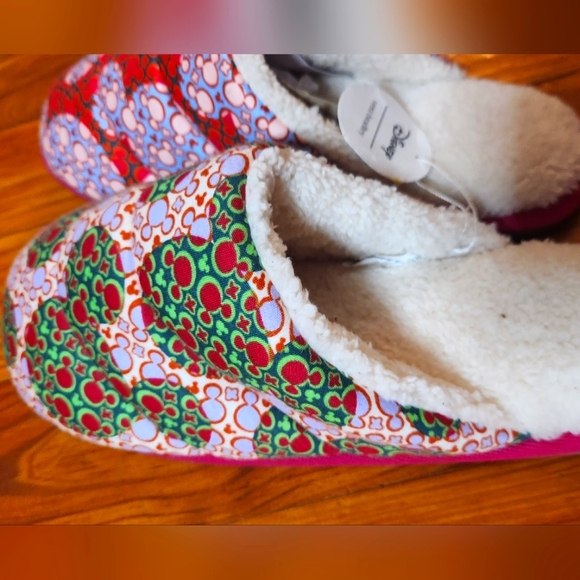 Vera Bradley Disney Floral Pink and Green Women's Slippers - Picture 5 of 6